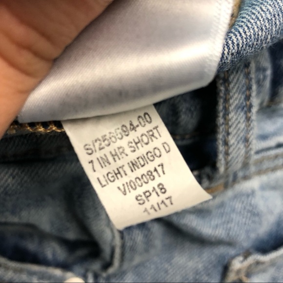 Gap Distressed 7 Inch High Rise Jean Shorts Sz 26 - Picture 12 of 13